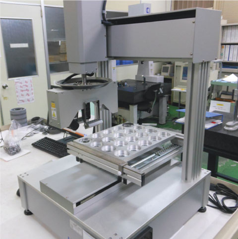 自動画像検査機（日立技研）